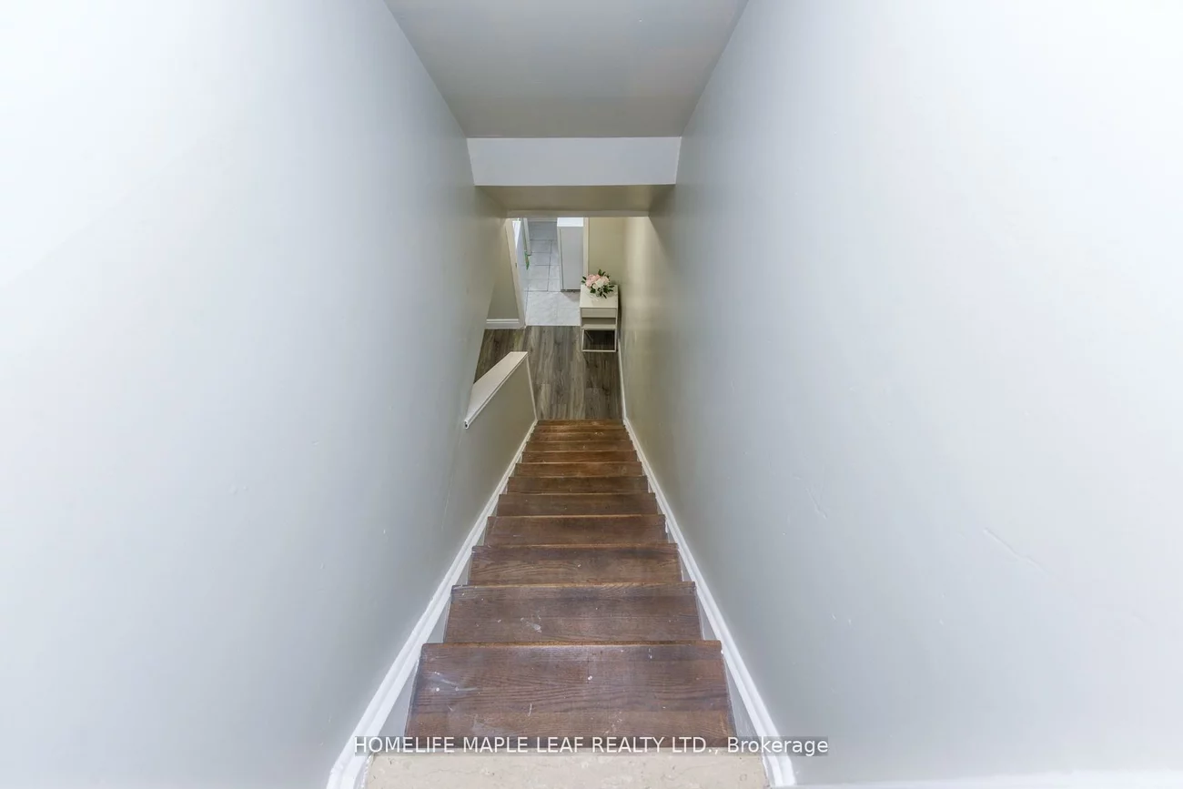 100, Alaskan Summit, Sandringham-Wellington, Brampton