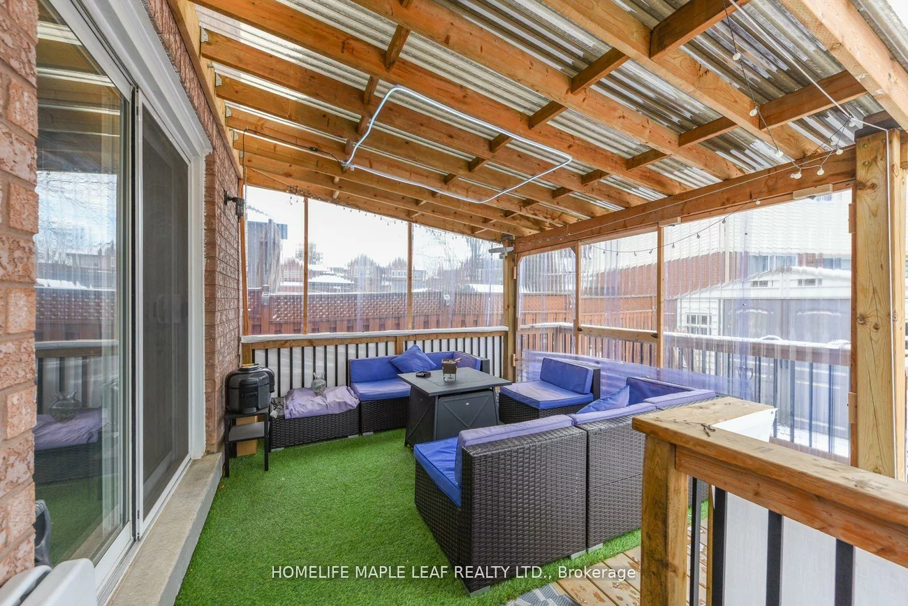 100, Alaskan Summit, Sandringham-Wellington, Brampton