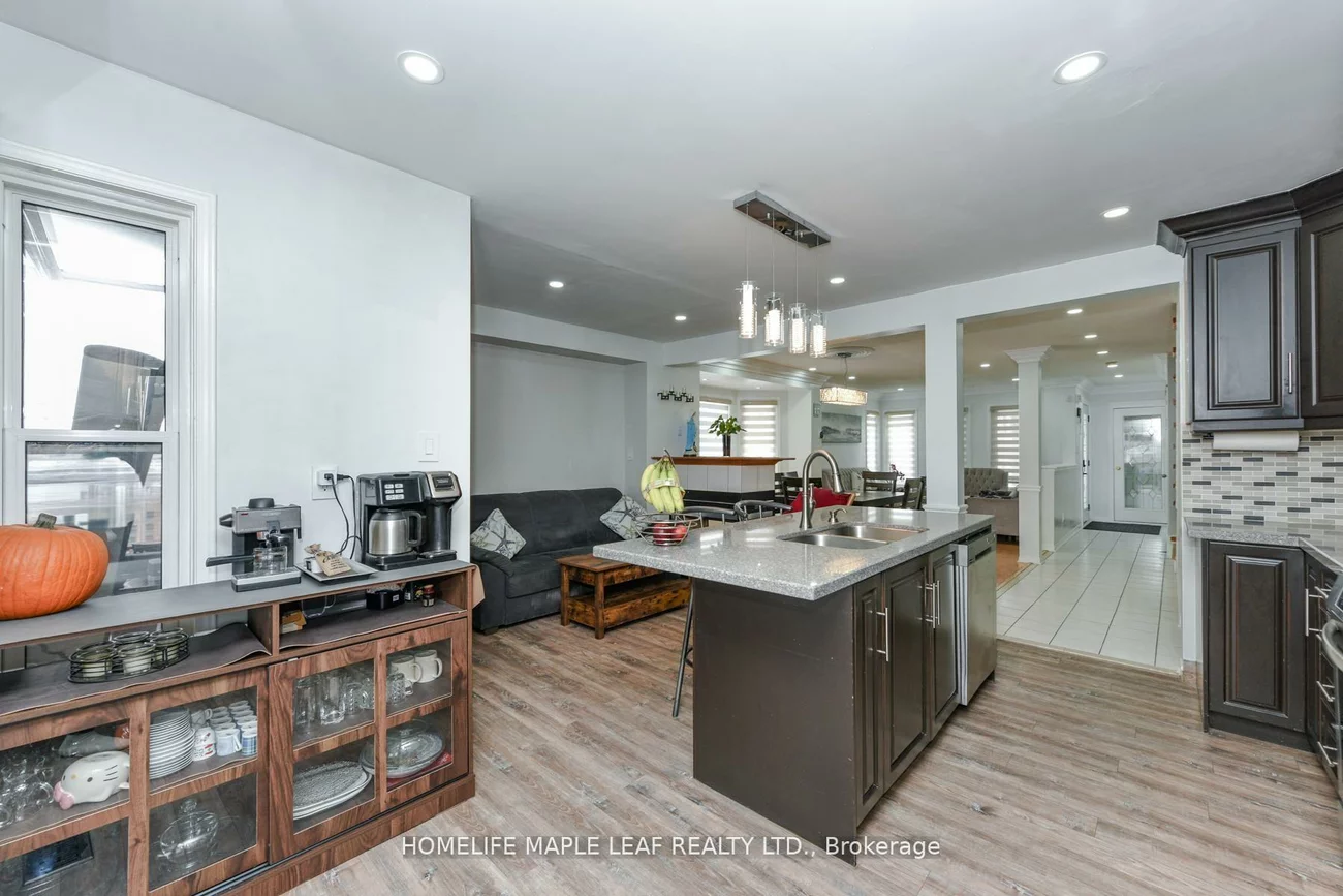 100, Alaskan Summit, Sandringham-Wellington, Brampton