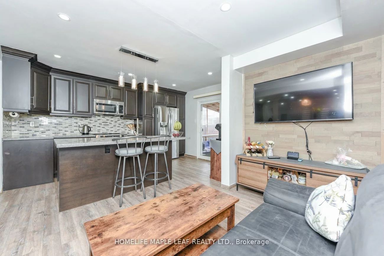 100, Alaskan Summit, Sandringham-Wellington, Brampton