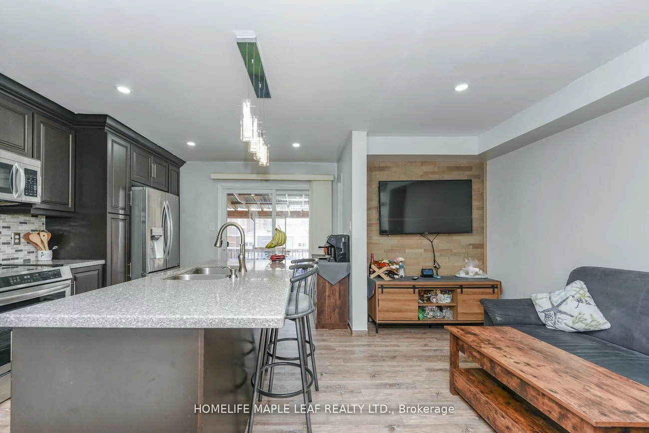 100, Alaskan Summit, Sandringham-Wellington, Brampton