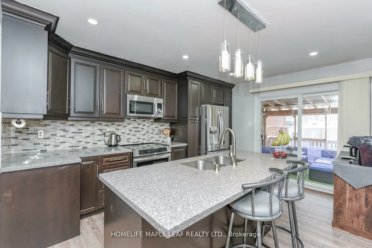 100, Alaskan Summit, Sandringham-Wellington, Brampton