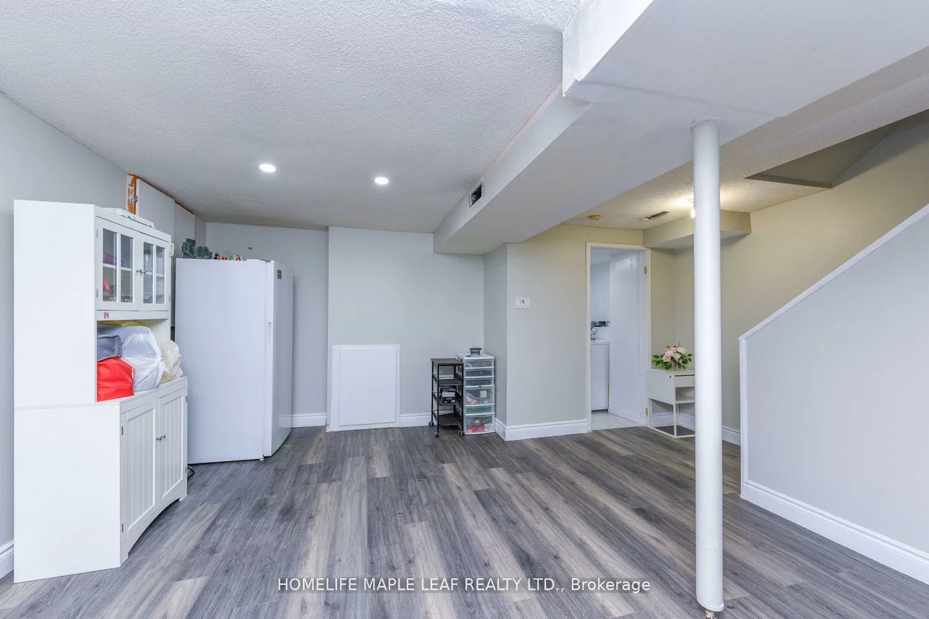 100, Alaskan Summit, Sandringham-Wellington, Brampton