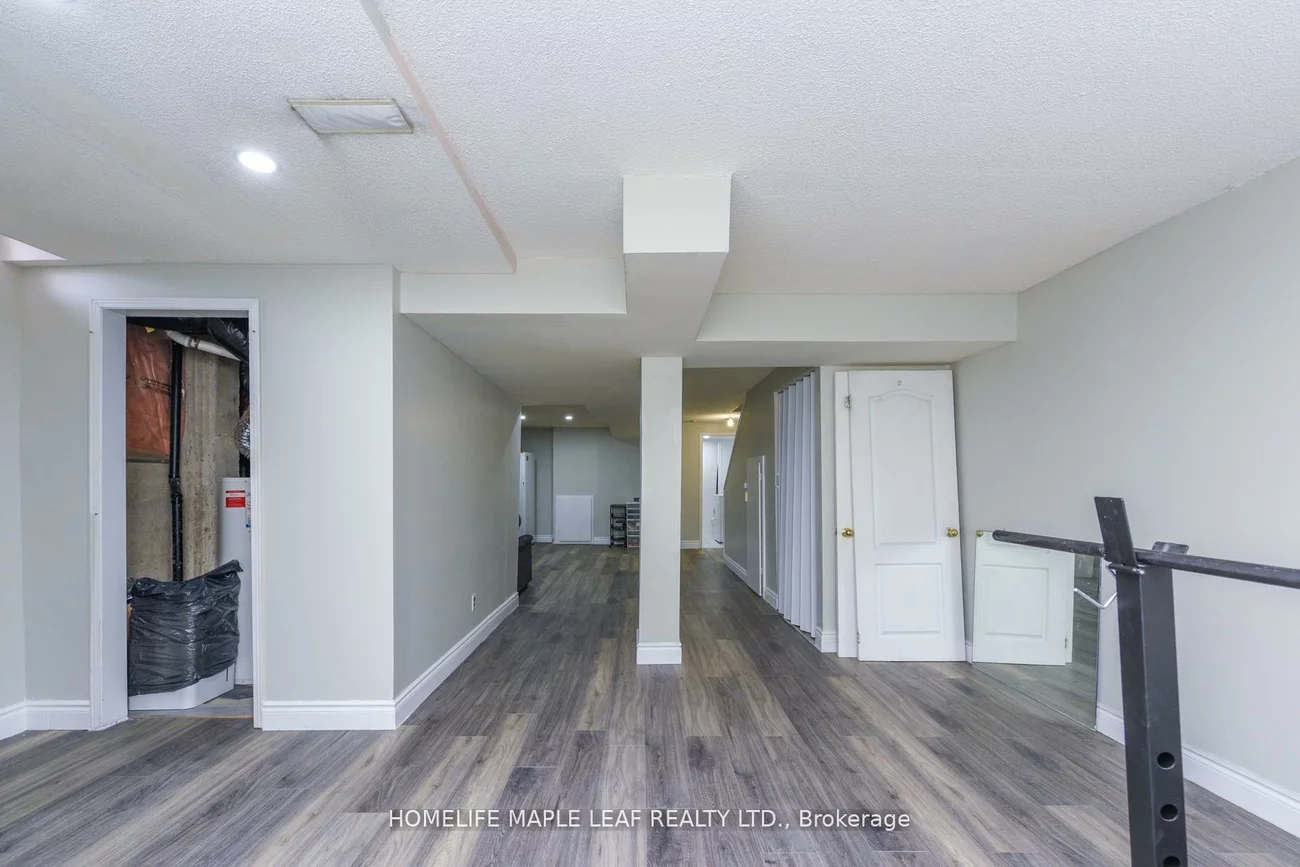 100, Alaskan Summit, Sandringham-Wellington, Brampton