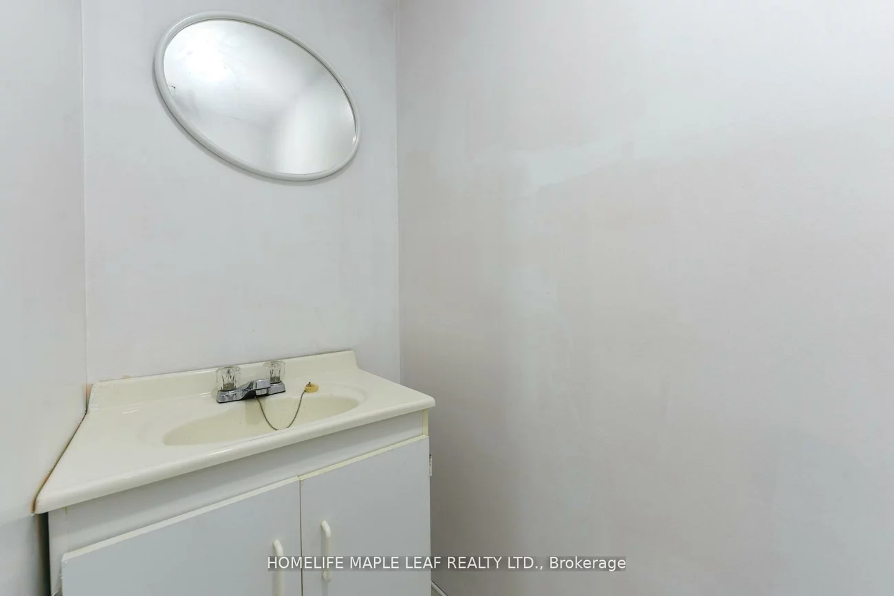 100, Alaskan Summit, Sandringham-Wellington, Brampton