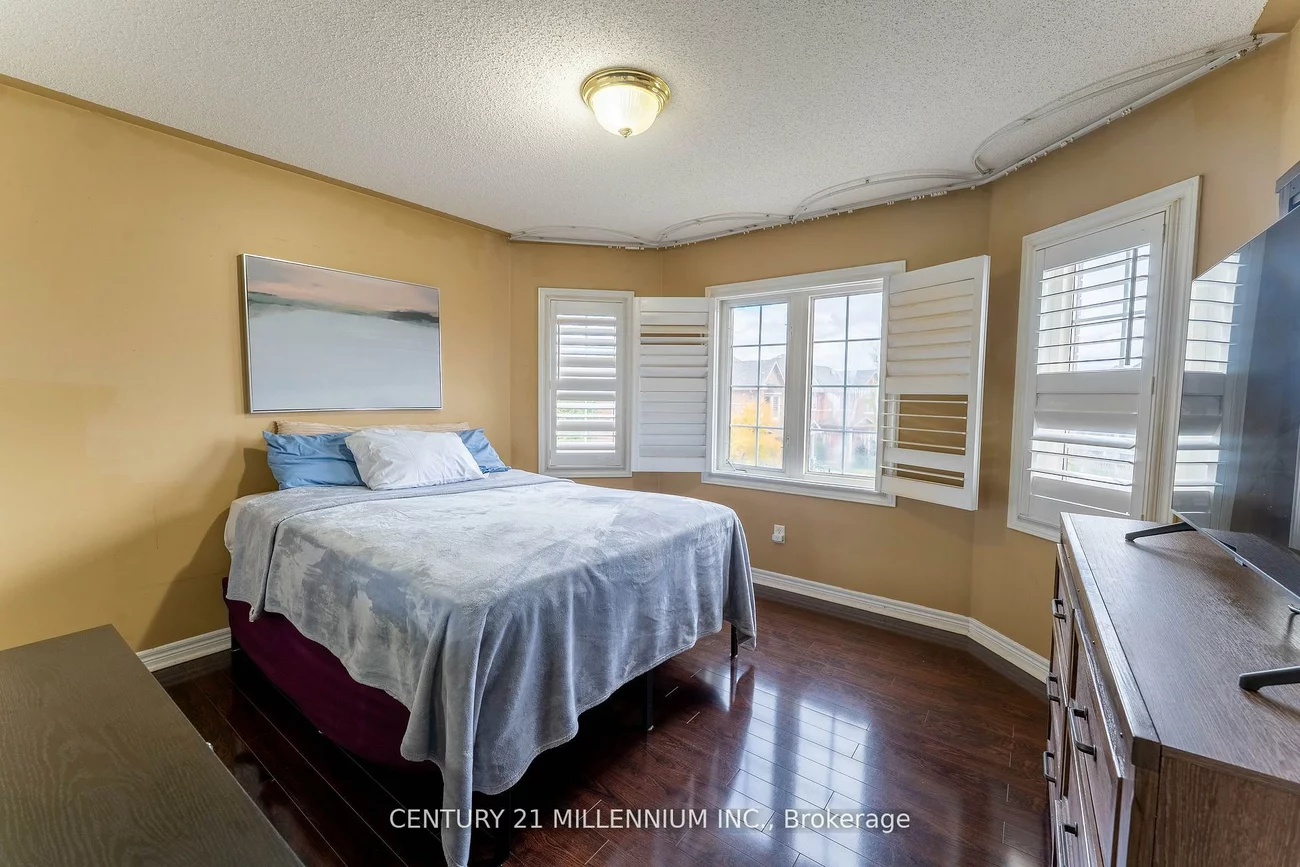 64, Executive, Sandringham-Wellington, Brampton