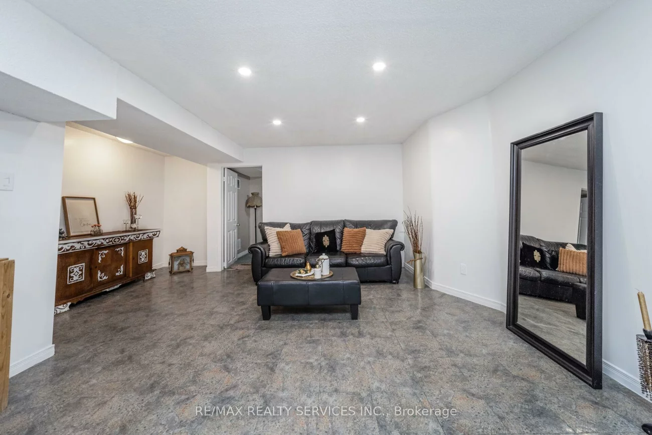 74, Leeward, Westgate, Brampton