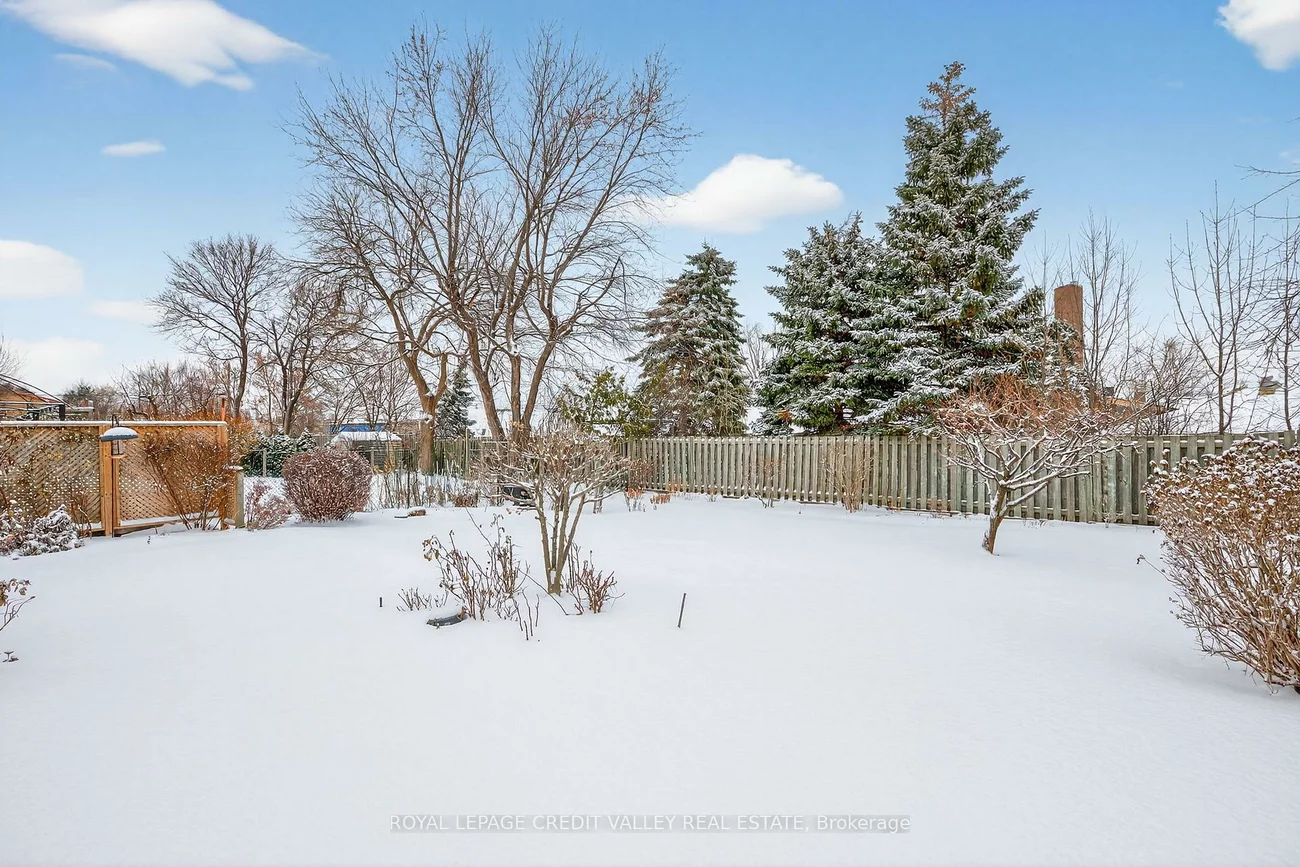 43, Benton, Brampton East, Brampton