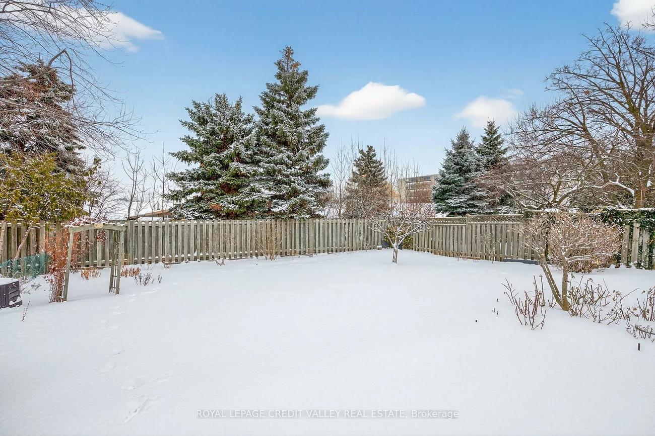 43, Benton, Brampton East, Brampton