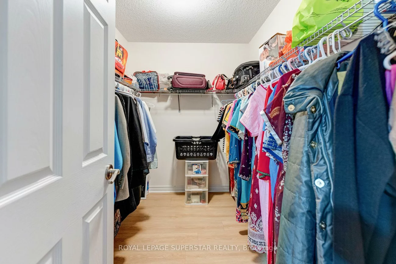 22, Merrickville, Bram West, Brampton