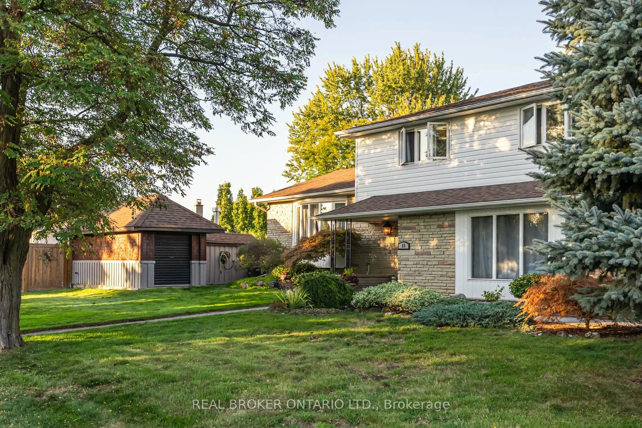 13, Pine Tree, Brampton East, Brampton
