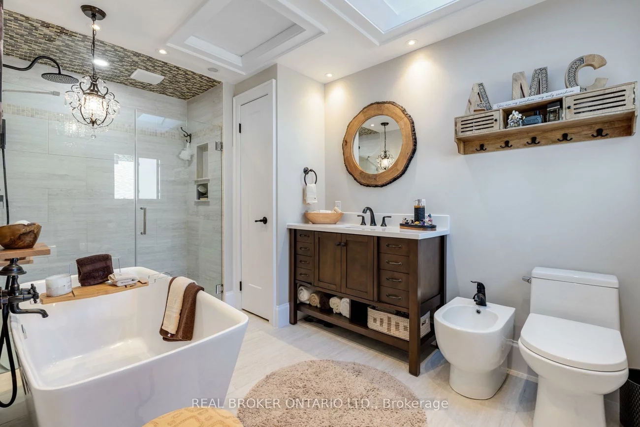 13, Pine Tree, Brampton East, Brampton