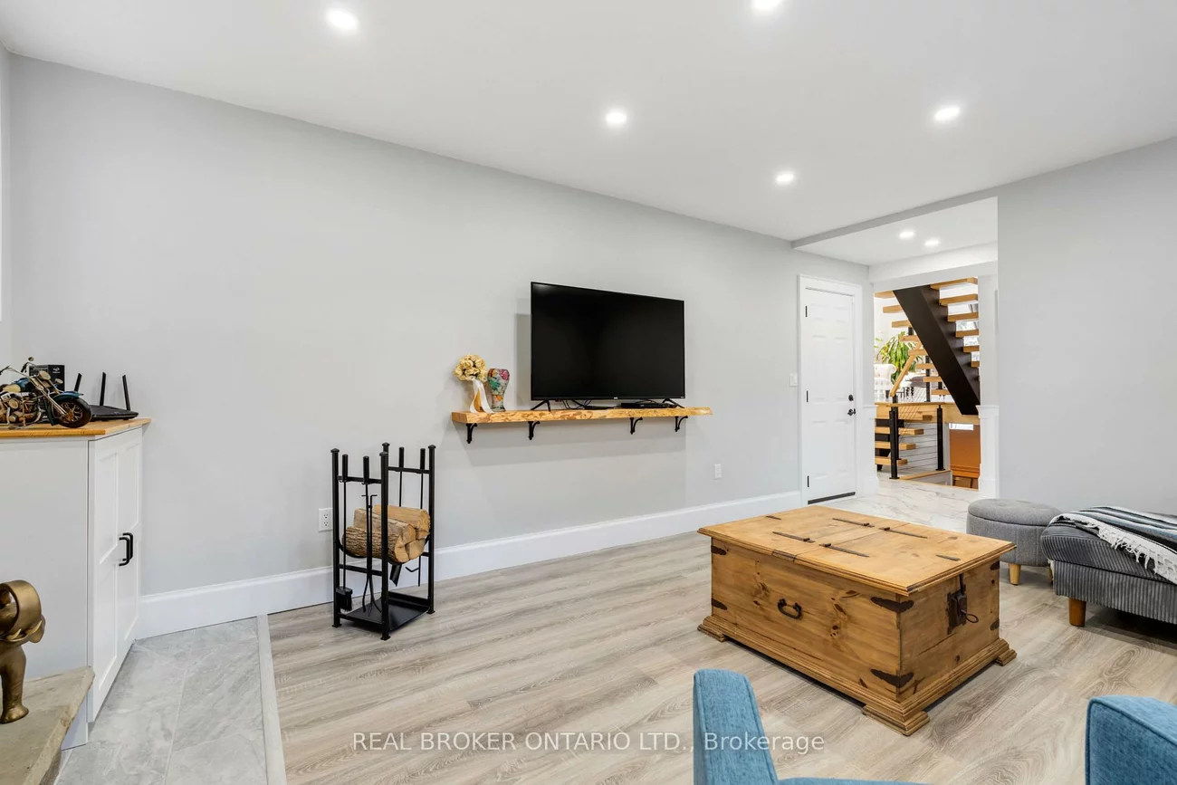 13, Pine Tree, Brampton East, Brampton