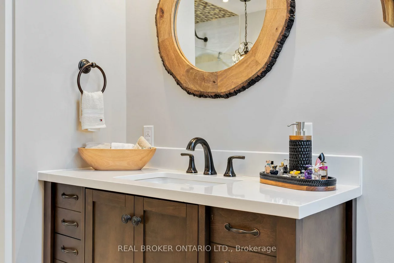 13, Pine Tree, Brampton East, Brampton