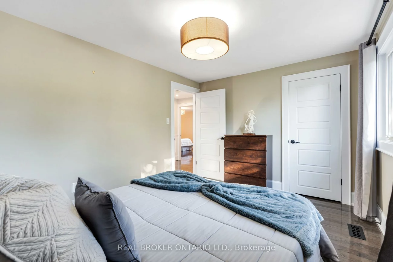 13, Pine Tree, Brampton East, Brampton