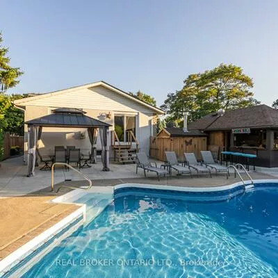 13, Pine Tree, Brampton East, Brampton