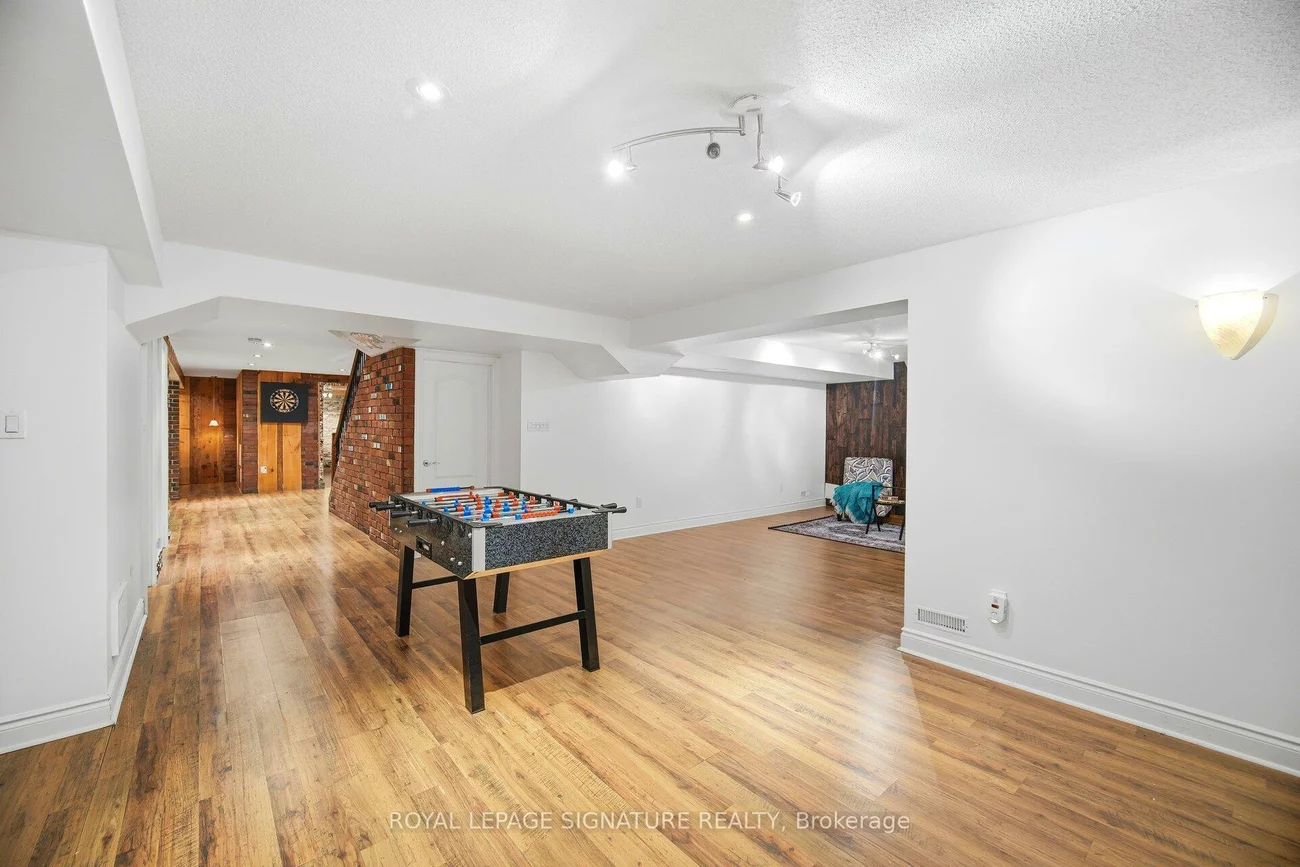 1592, Hallstone, Bram West, Brampton