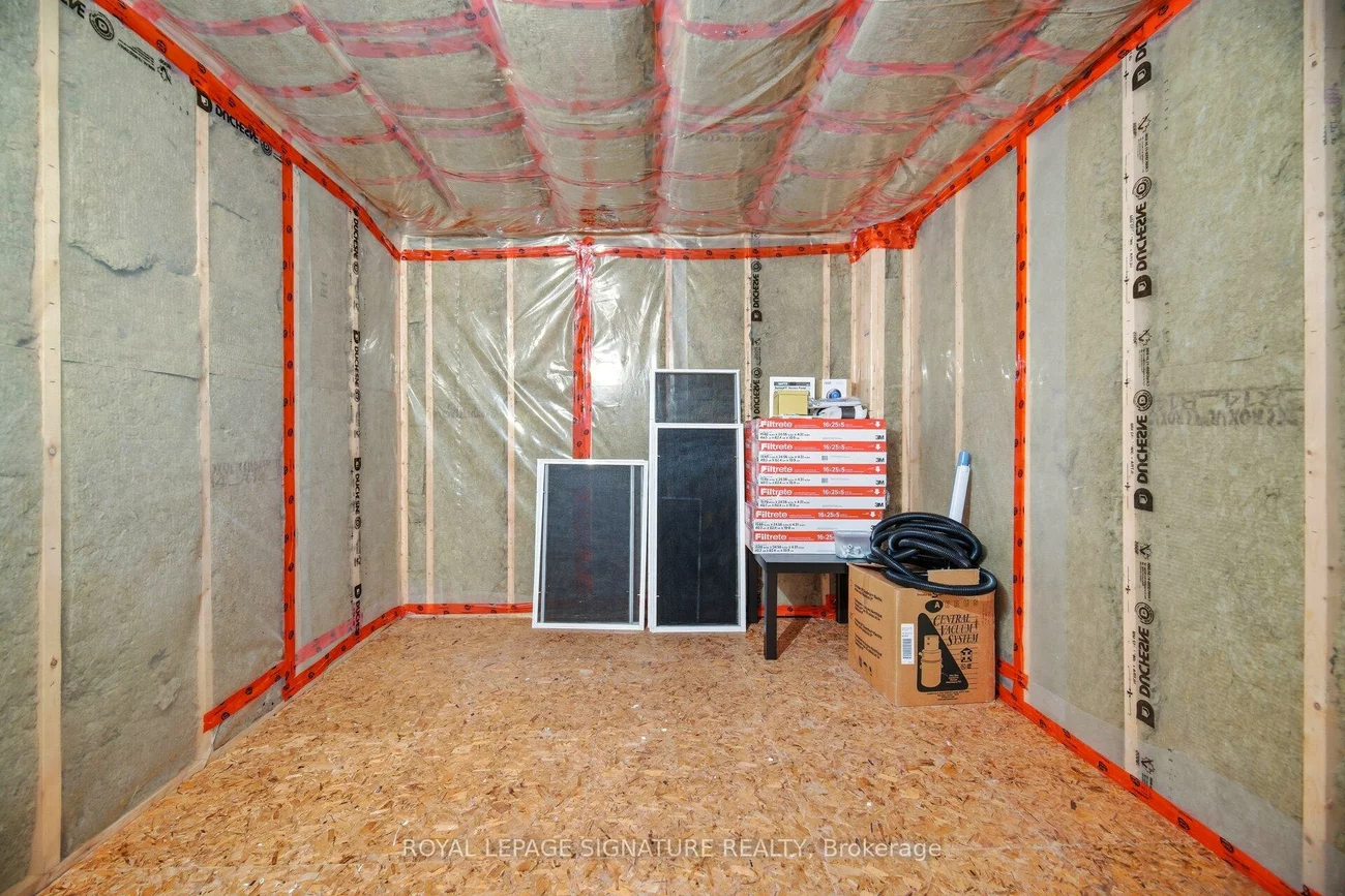 1592, Hallstone, Bram West, Brampton