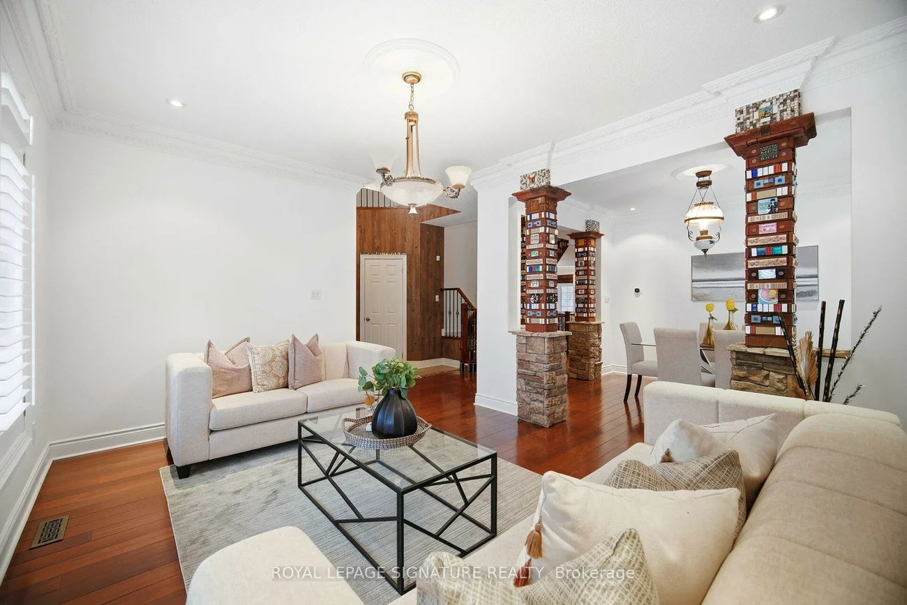 1592, Hallstone, Bram West, Brampton