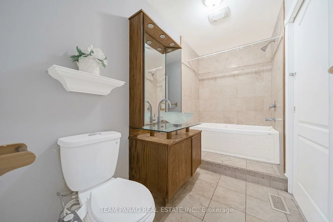 30, Parkway, Northwood Park, Brampton