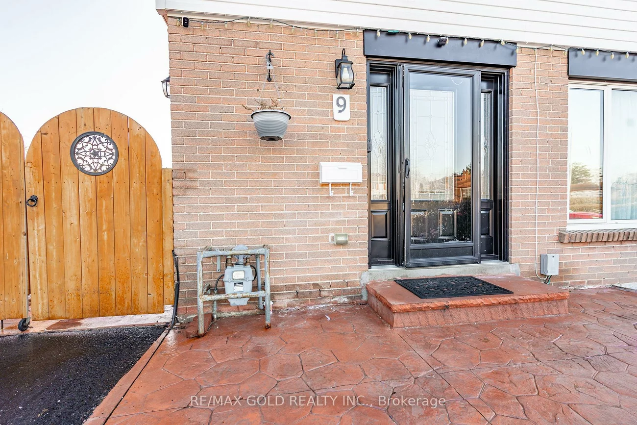 9, Dalton, Southgate, Brampton