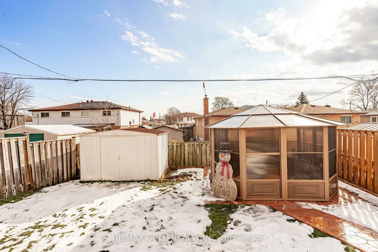 9, Dalton, Southgate, Brampton