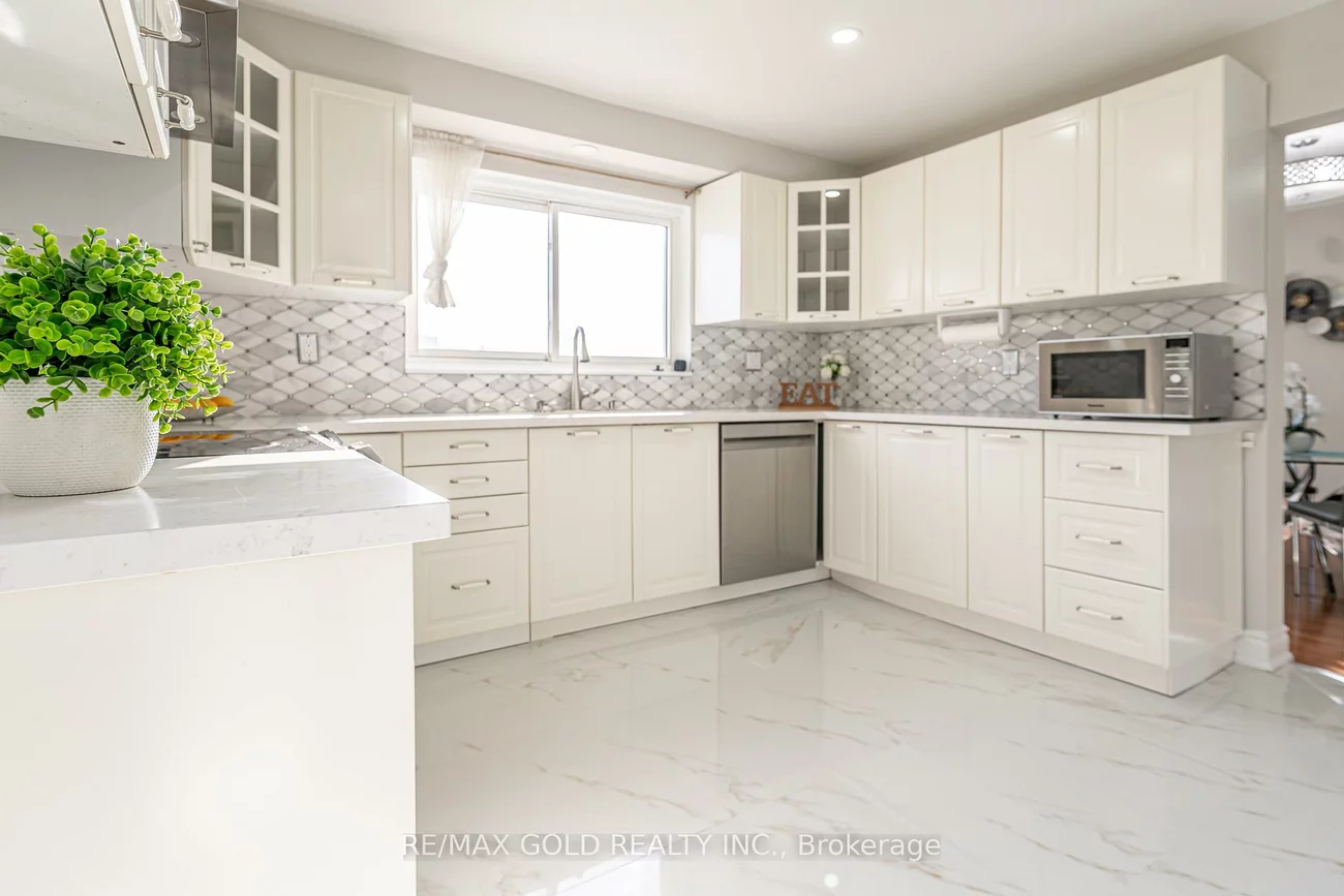 9, Dalton, Southgate, Brampton