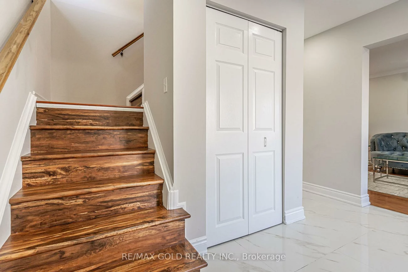 9, Dalton, Southgate, Brampton