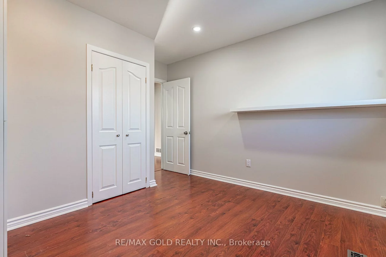 9, Dalton, Southgate, Brampton