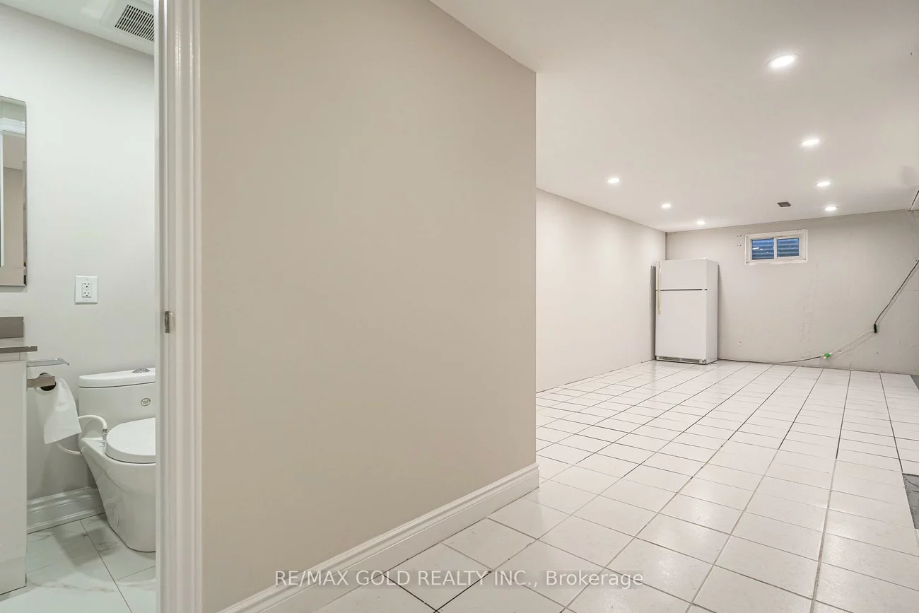 9, Dalton, Southgate, Brampton