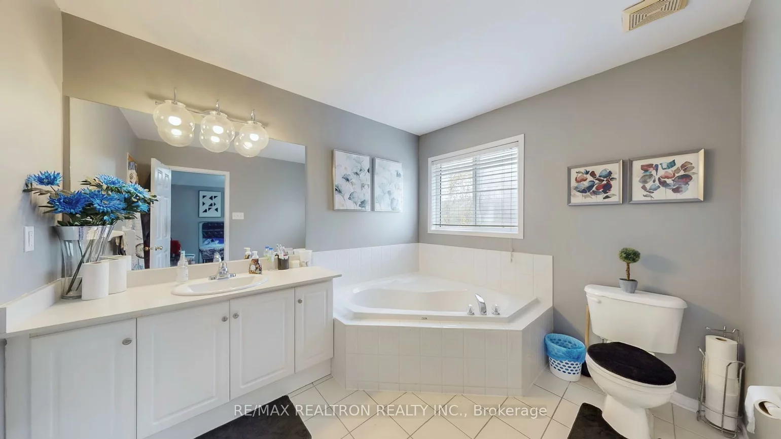 147, Porchlight, Fletcher's Creek Village, Brampton