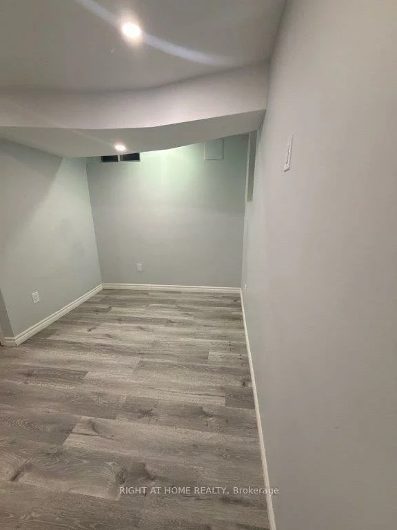 34, Faye, Bram East, Brampton