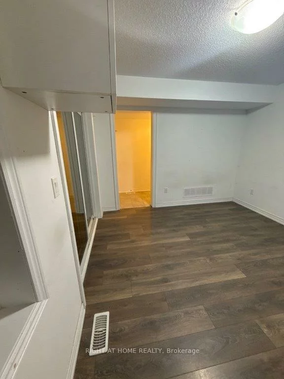 34, Faye, Bram East, Brampton