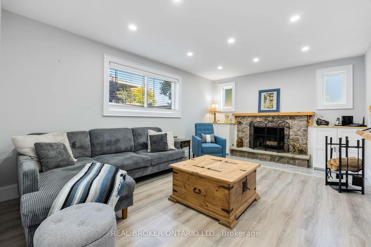 13, Pine Tree, Brampton East, Brampton