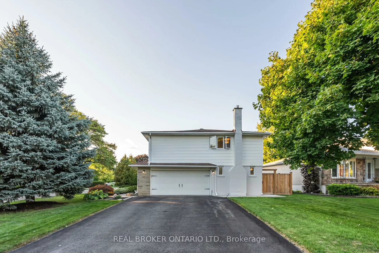 13, Pine Tree, Brampton East, Brampton