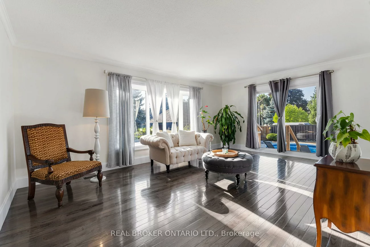 13, Pine Tree, Brampton East, Brampton