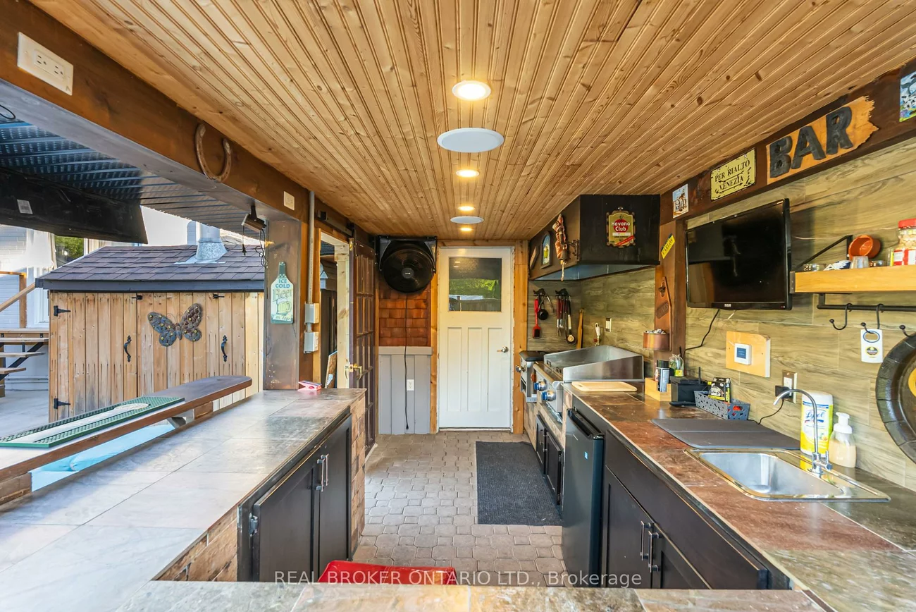 13, Pine Tree, Brampton East, Brampton