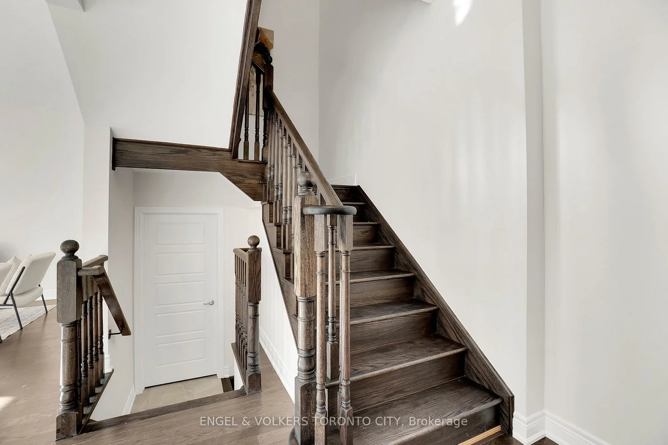 72, Claremont, Sandringham-Wellington North, Brampton