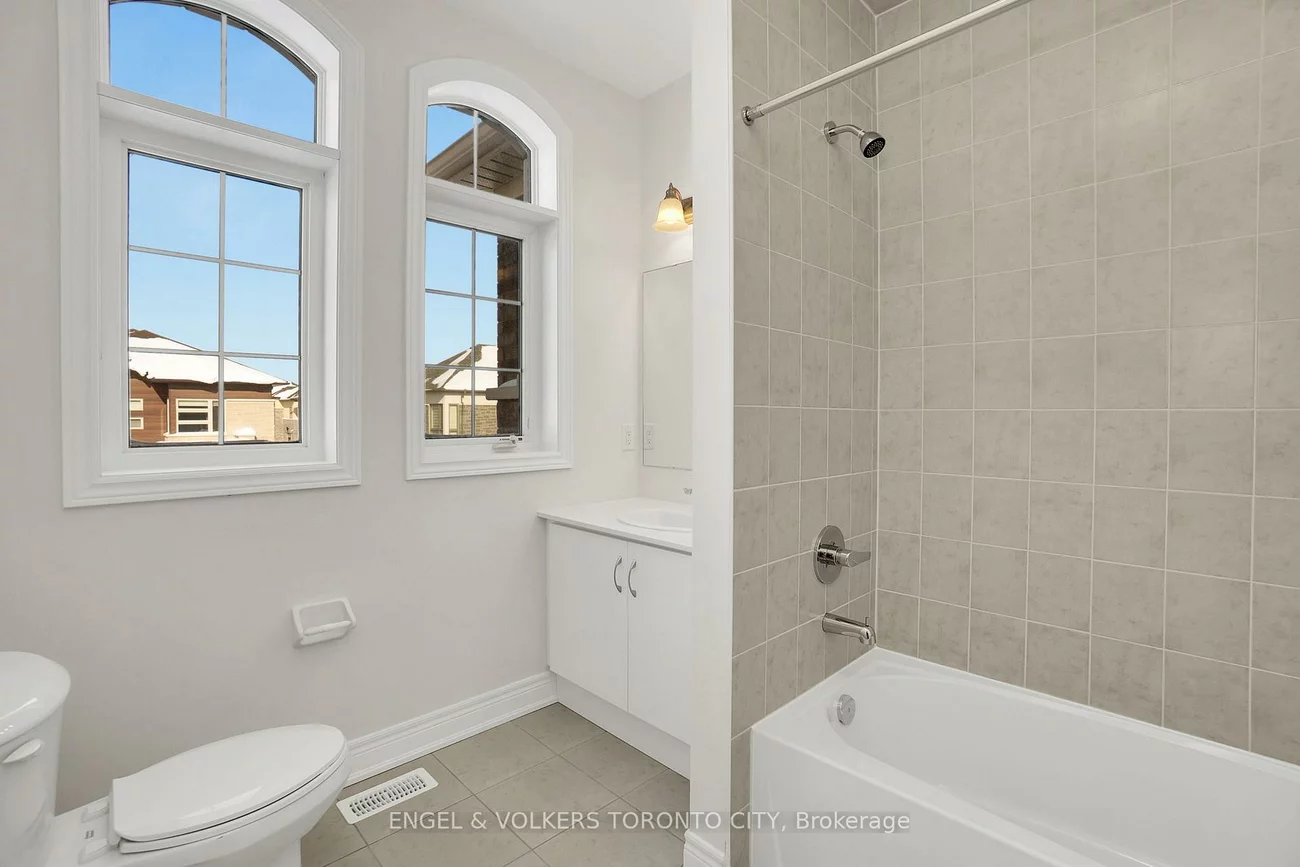 72, Claremont, Sandringham-Wellington North, Brampton