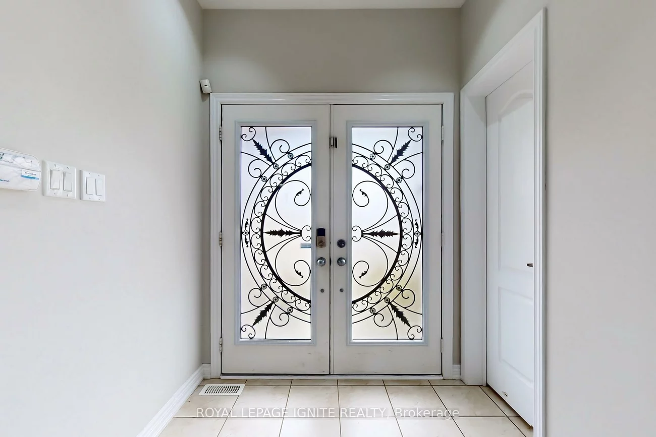 24, Arrowpoint, Credit Valley, Brampton