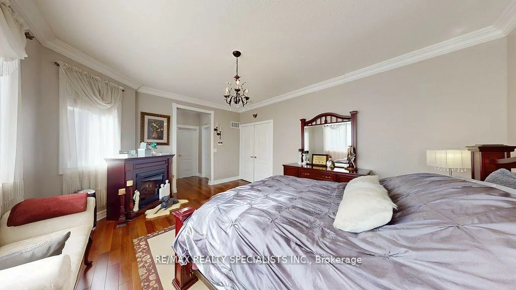 11, Wonder, Vales of Castlemore, Brampton