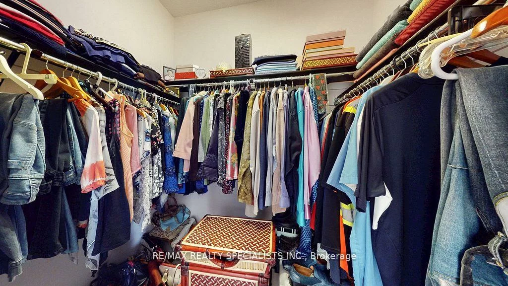 11, Wonder, Vales of Castlemore, Brampton