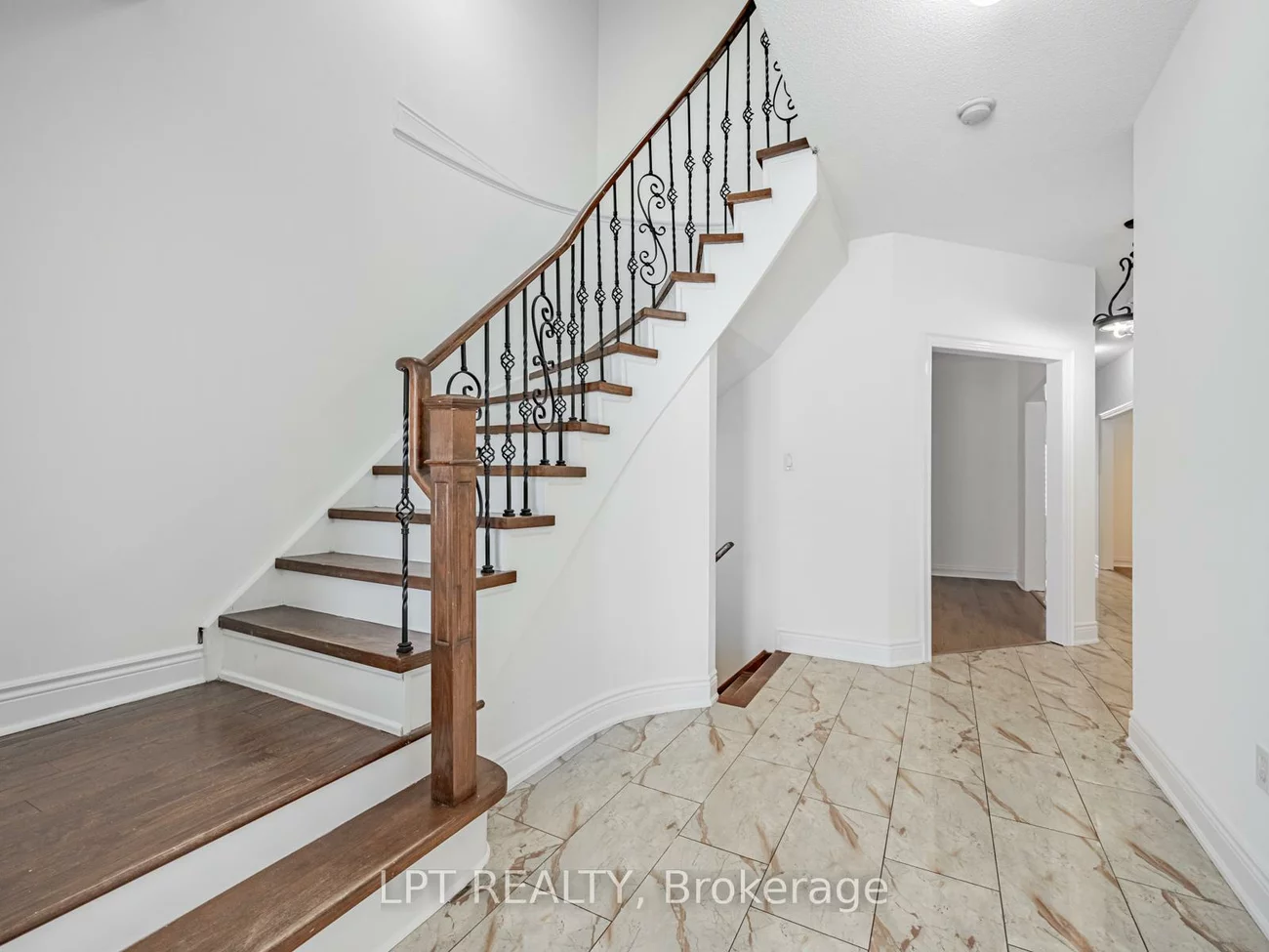 7, Homeview, Bram East, Brampton