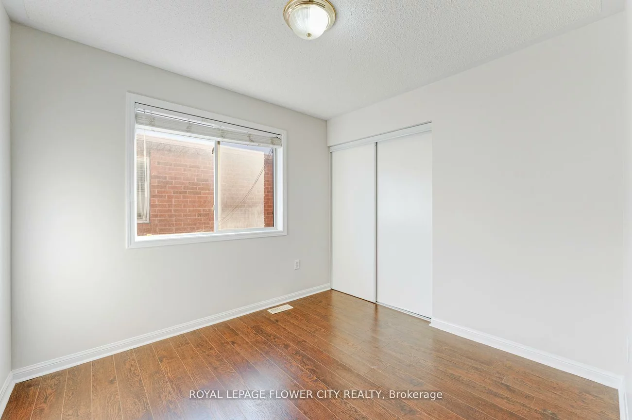 80, Dwyer, Gore Industrial North, Brampton