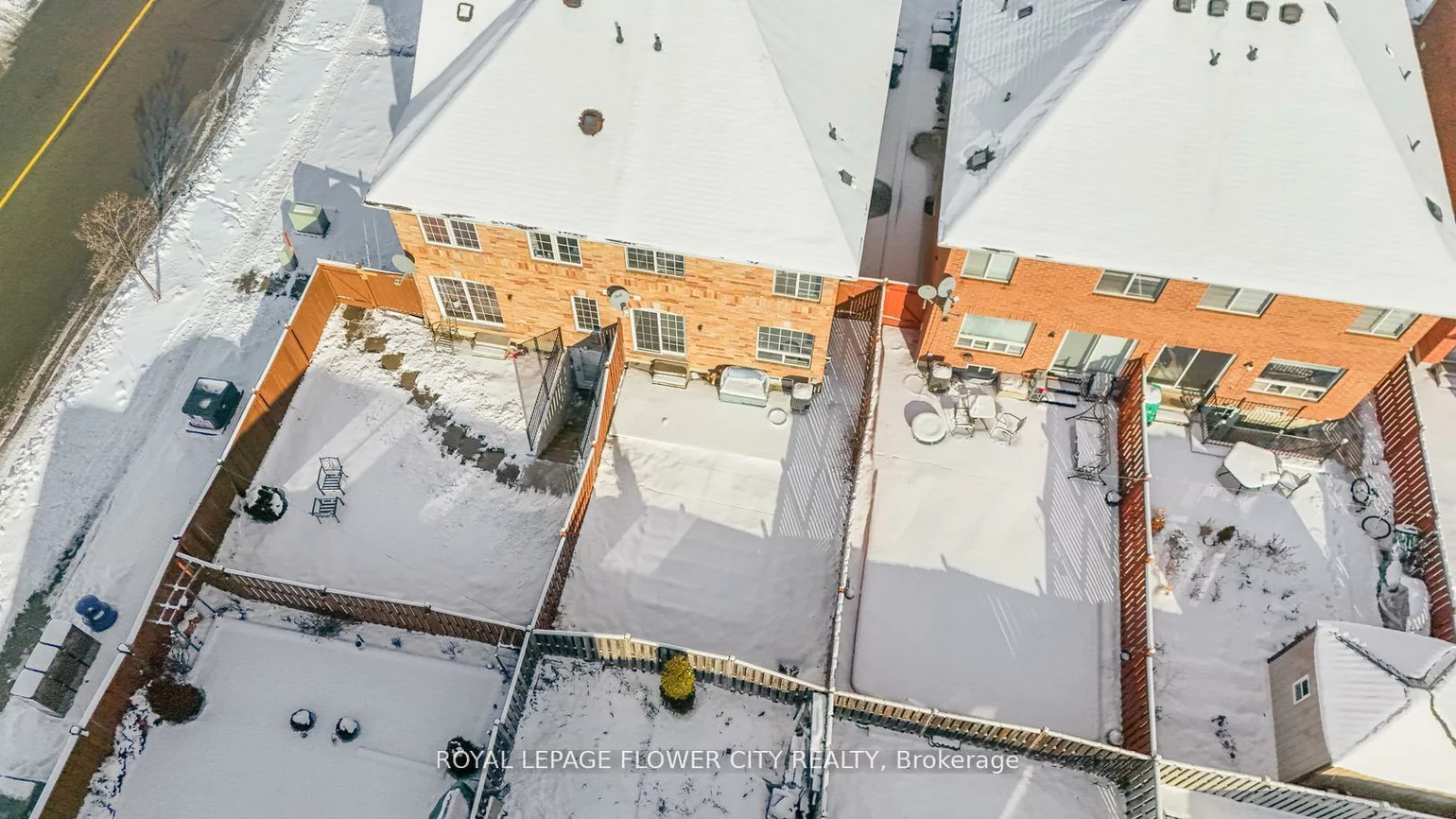 80, Dwyer, Gore Industrial North, Brampton