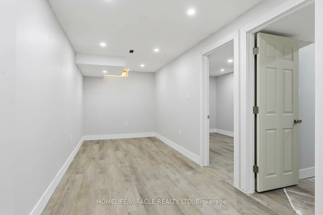 99, Spicebush, Credit Valley, Brampton