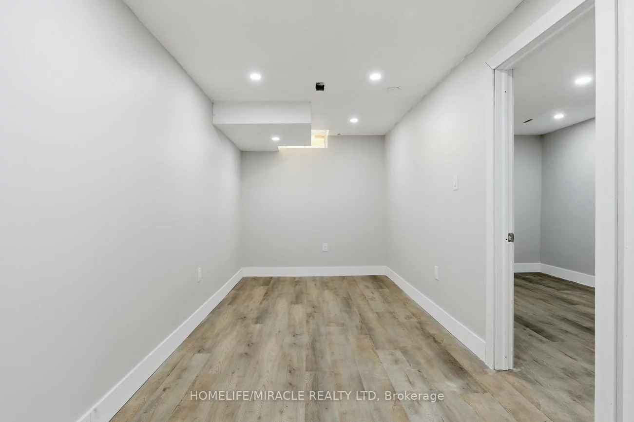 99, Spicebush, Credit Valley, Brampton