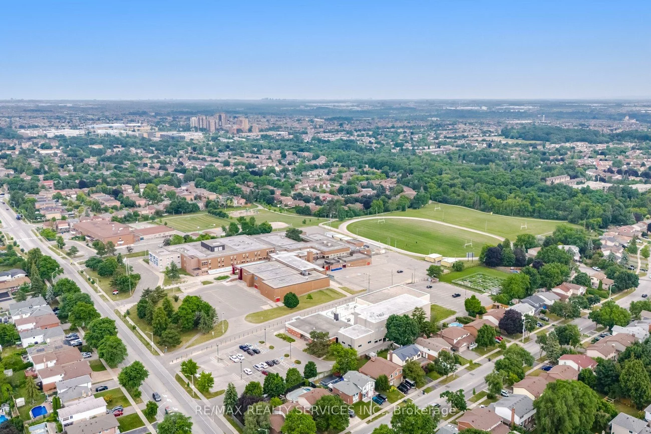 234, Elizabeth, Brampton South, Brampton