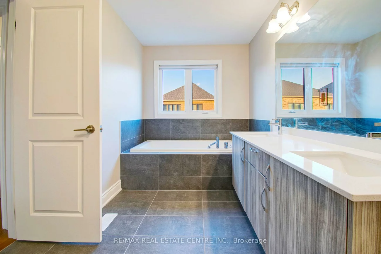 14, Ixworth, Bram West, Brampton