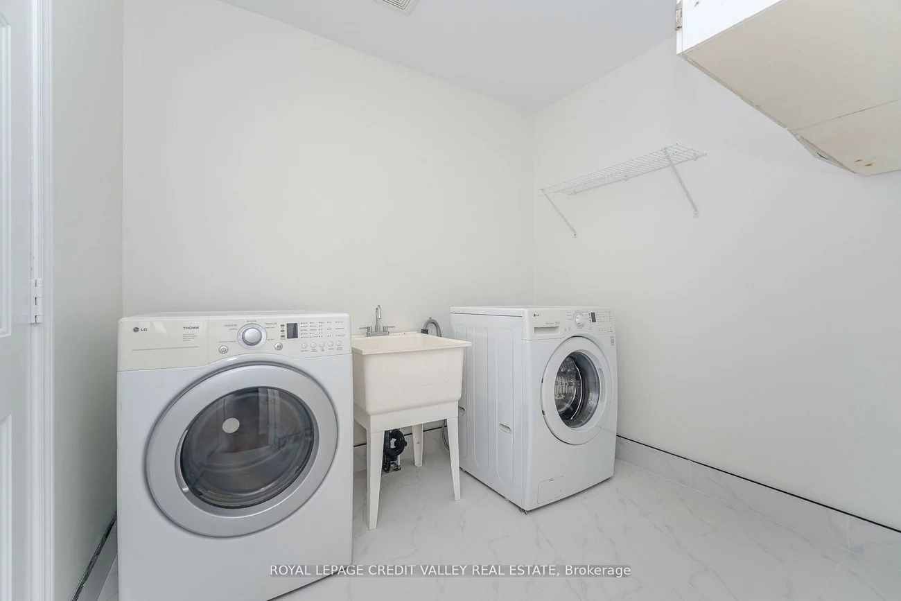 70, Blue Diamond, Bramalea North Industrial, Brampton